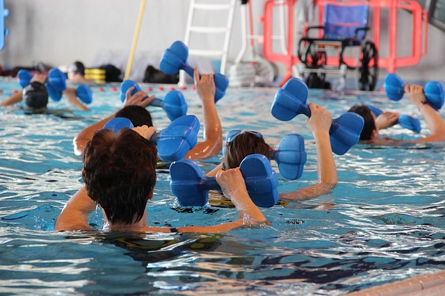 in piscina per nuoto o acquagym