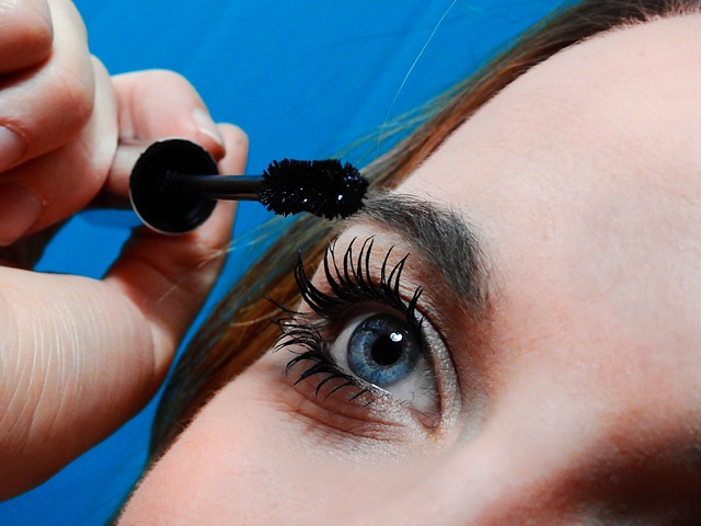 mascara i trucchi per ottenere ciglia favolose