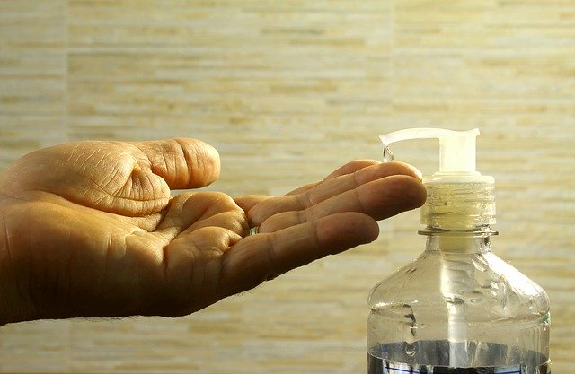 La ricetta del disinfettante per le mani fai-da-te dell'O.M.S.