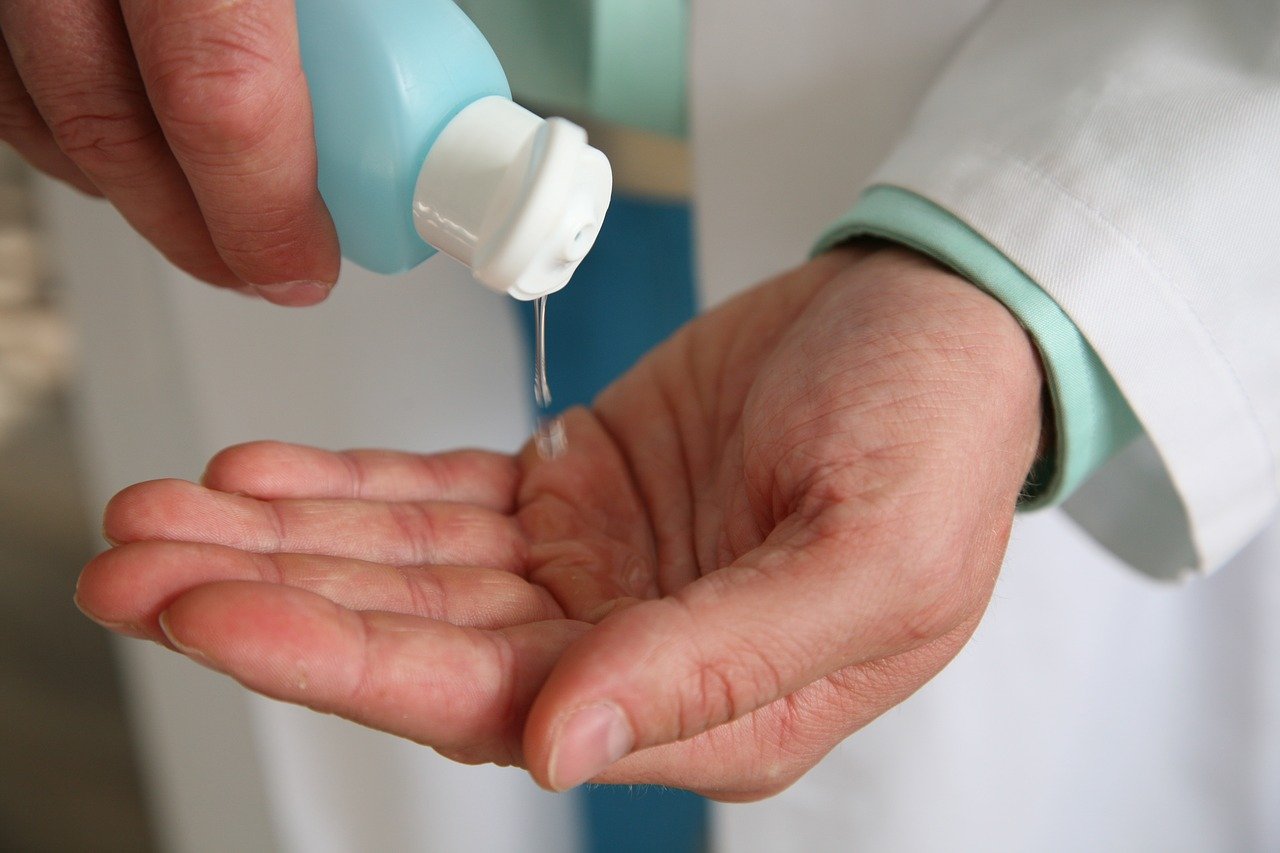 La ricetta del disinfettante per le mani fai-da-te dell'O.M.S.