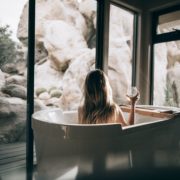 benefici bagno caldo