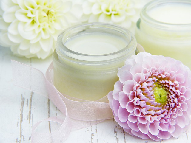 Ricette naturali per creme e altri cosmetici viso e corpo