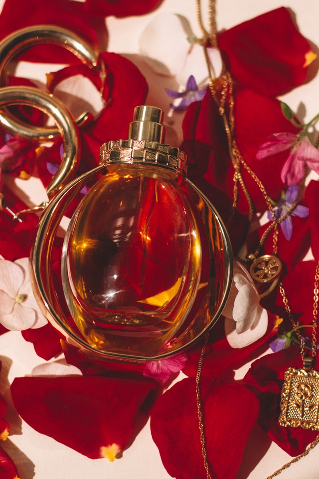 Come scegliere un profumo da regalare