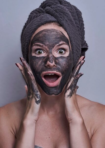 Le mille virtù cosmetiche del carbone vegetale