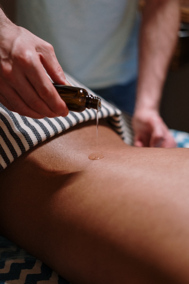 creme e massaggi secondo ayurveda