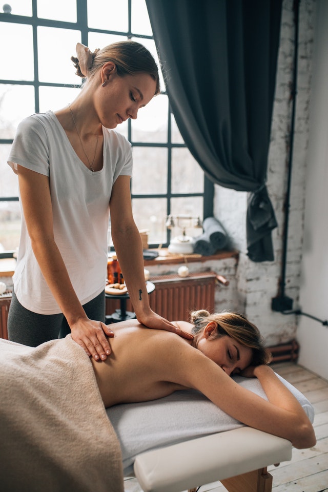 creme e massaggi secondo ayurveda