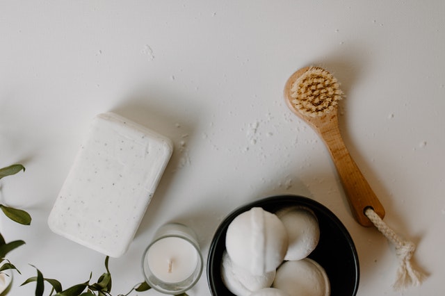 I cosmetici si conservano e si usano così