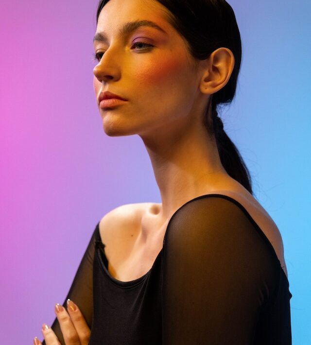 ritocchi e cosmetici per il collo